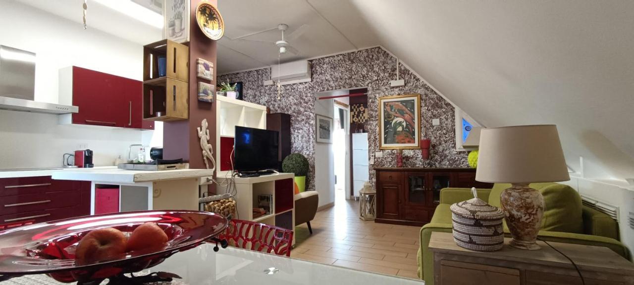 Appartamento La Mansarda Di Pero Con Terrazza Esterno foto