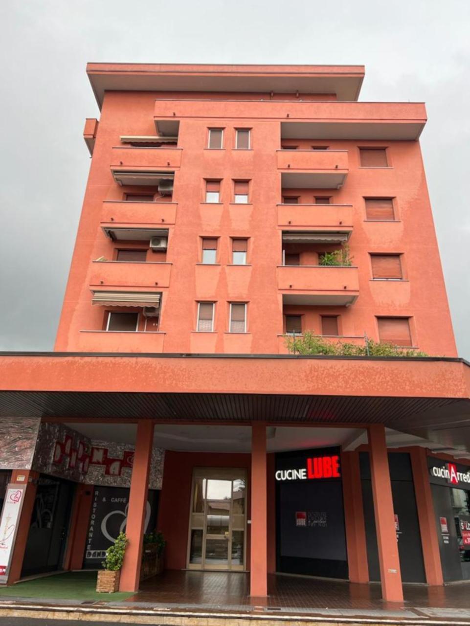 Appartamento La Mansarda Di Pero Con Terrazza Esterno foto
